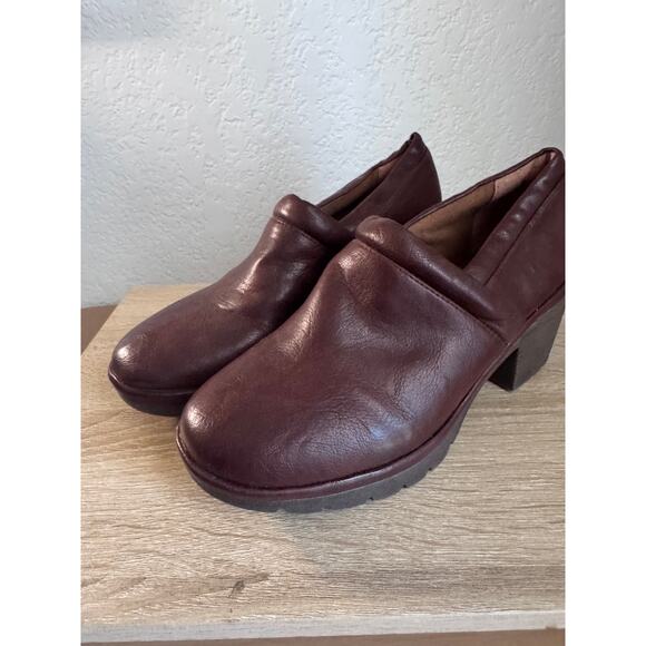 Euro Soft by Sofft Faux Leather Brown Heel Loafers Womens Size 7.5 - Picture 2 of 9